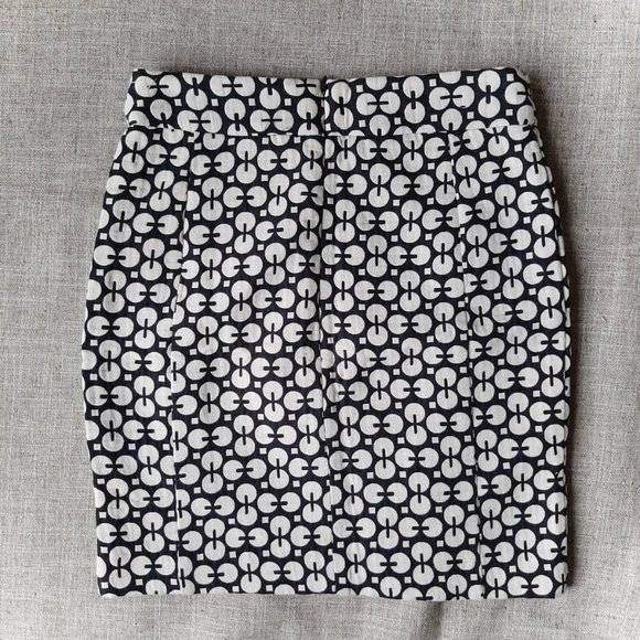 NWOT Banana Republic black and white short skirt SIZE 0 geometric circle pattern - Picture 3 of 6